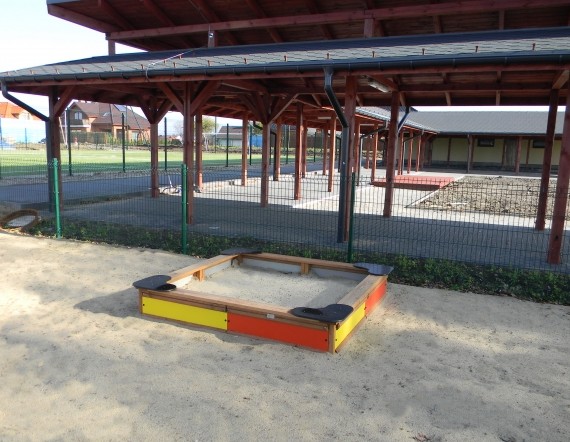 110-piaskownica-110_0b9fdcb7bd9a97a801e9caf305d32f98