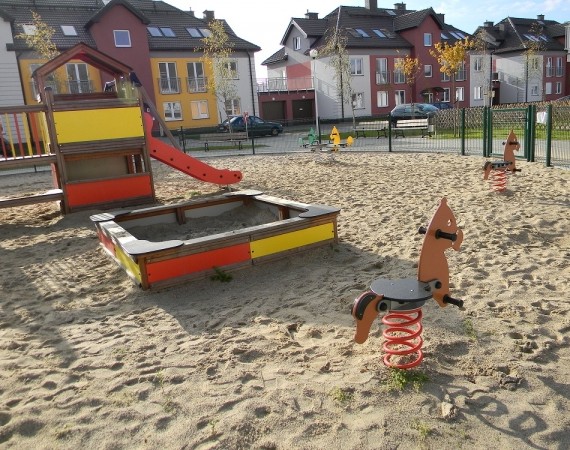 110-piaskownica-110_9b33bcf08fede2d985ac3bb04ad97659