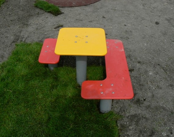 491-kwadratowa-lawka-i-stolik-491_1ff046012734a573b7997d62190a9b65